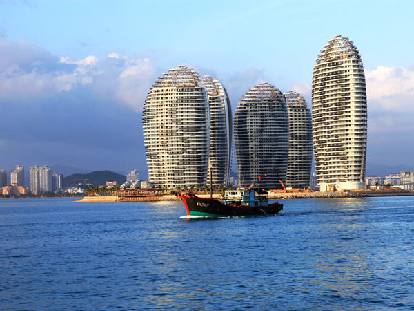 任志强，房地产巨头在海南的崛起与独到洞察