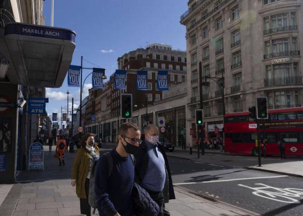 英国疫情应对早期情况分析