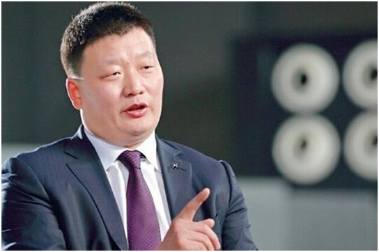 黄定恩早期职业生涯探究，首份工作与早期经历揭秘