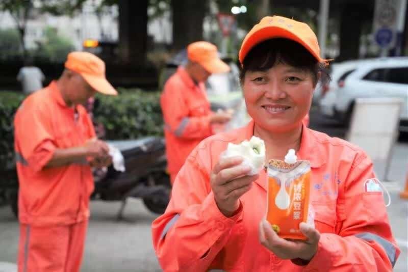 安徽民生工程早期政策探索及其启示