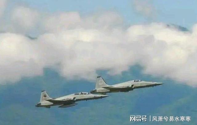 战机飞抵台湾上空，历史与未来的交汇瞬间